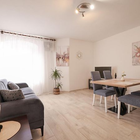 Viva - 2 Bedroom Apt In City Centar Zadar Exterior photo