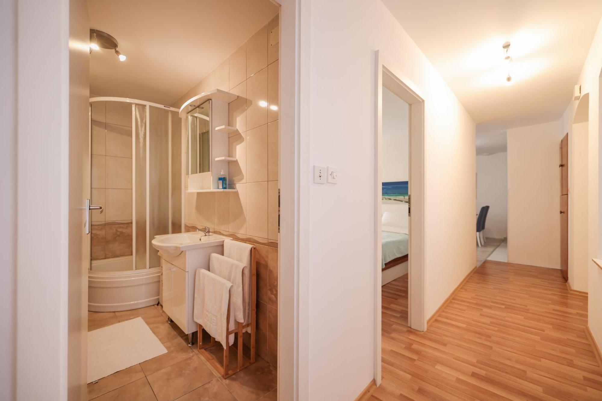 Viva - 2 Bedroom Apt In City Centar Zadar Exterior photo